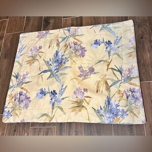 Westpoint Stevens 2 Standard Pillow Shams Pale Yellow With Flowers